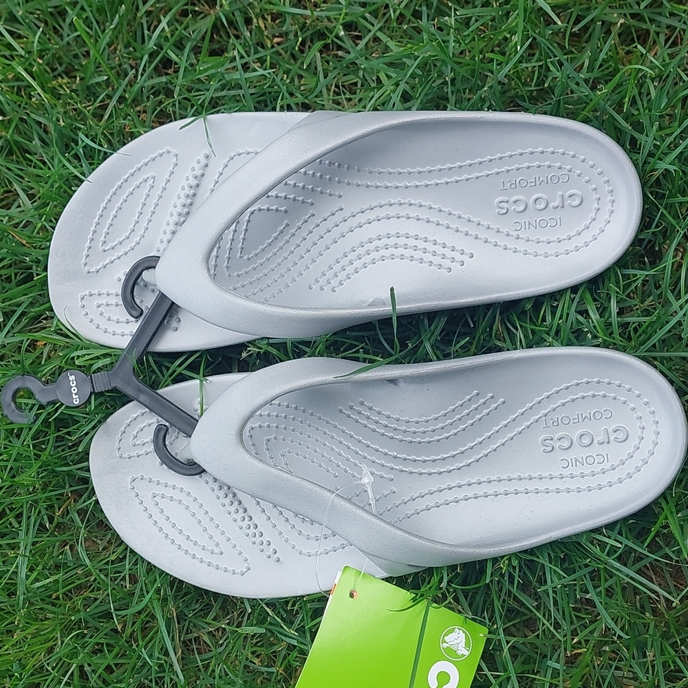 Crocs Kadee II (2) flip flop sandals, Silver, size 7 womens